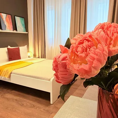 Boutique In Historic Old Town - Smardan Street *