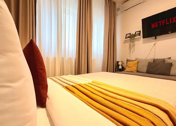 Boutique In Historic Old Town - Smardan Street Apartment *
