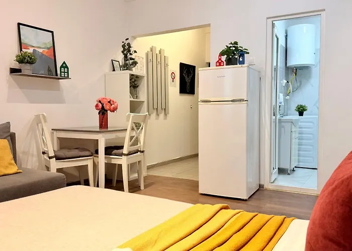 Boutique In Historic Old Town - Smardan Street Apartment