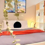 Boutique In Historic Old Town - Smardan Street