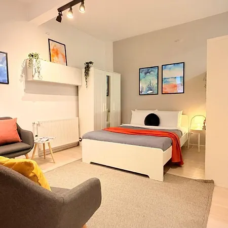Boutique In Historic Old Town - Smardan Street Bucarest