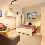 Boutique In Historic Old Town - Smardan Street Bukarest