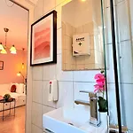 Boutique In Historic Old Town - Smardan Street Bukarest