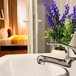 Boutique In Historic Old Town - Smardan Street *
