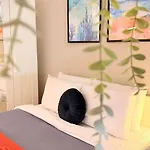 Boutique In Historic Old Town - Smardan Street *